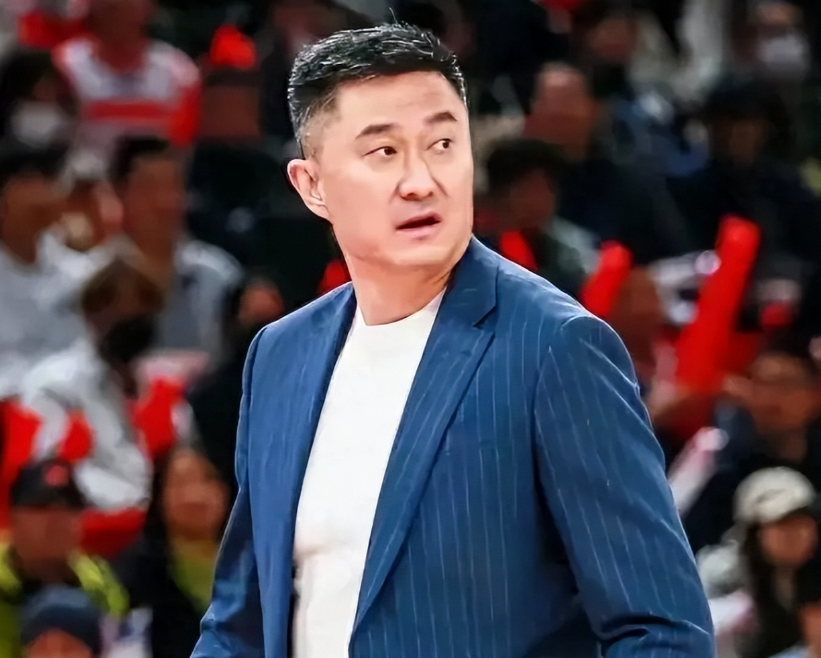 开云电竞app下载-CBA3消息：广东队被18分逆转，杜峰揪出3人，郭士强看好冲冠3黑马